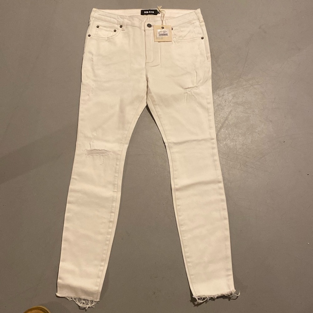 SER.O.YA jeans. Slightly distressed & skinny. Size 32